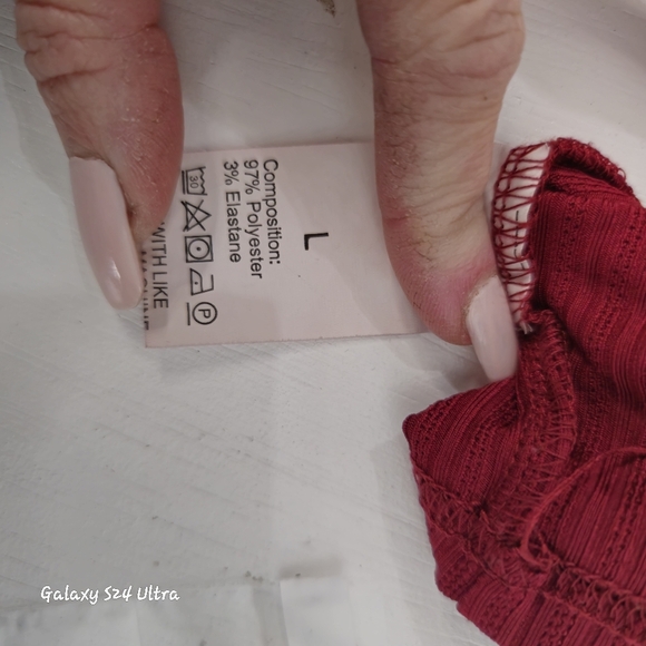 Elegant Burgundy Lace Trimmed Women's Top And Bottoms Pajamma Set✨️ - Picture 7 of 10